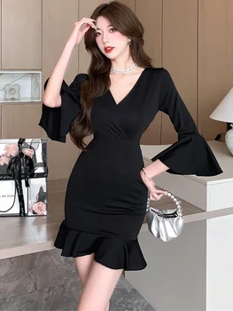 2023 Black Kórejský Vintage Hepburn Mini Šaty Jeseň Elegantné Svetlice Rukáv V Krku Rozstrapatené Šaty Elegantné Ženy Bodycon Večerné Šaty